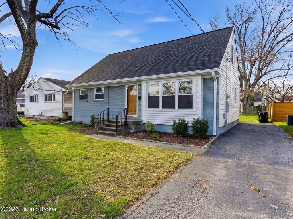 Photo of 2633 Gardiner Ln, Louisville, KY 40205 (MLS # 1711851)