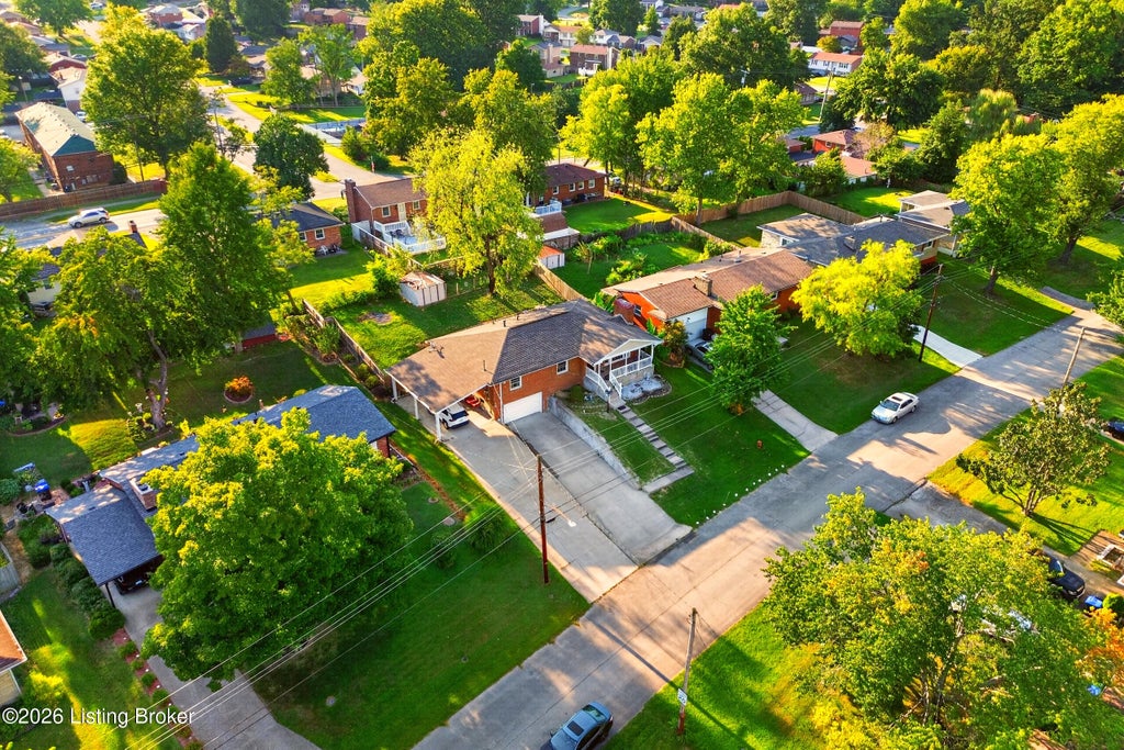 Photo of 6608 Morocco Dr, Louisville, KY 40214 (MLS # 1727735)