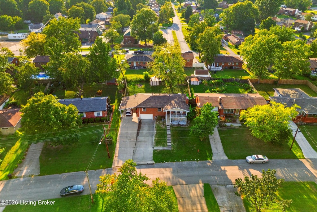 Photo of 6608 Morocco Dr, Louisville, KY 40214 (MLS # 1727735)