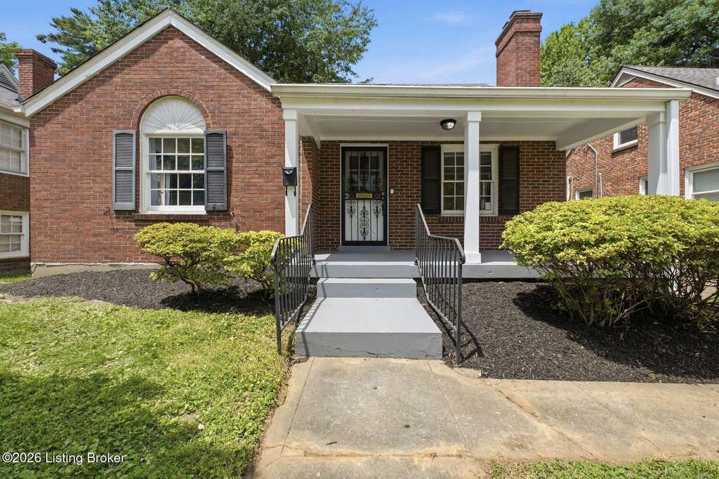 Photo of 210 Ridgeway Ave, Louisville, KY 40207 (MLS # 1724025)