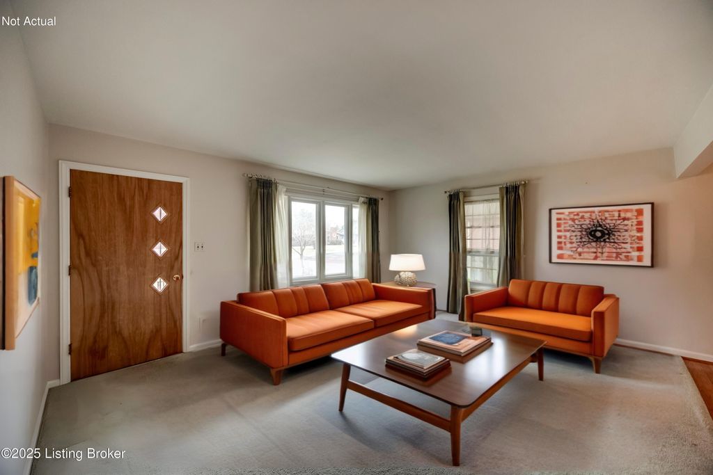 Photo of 3708 Glen Oak Dr, Louisville, KY 40218 (MLS # 1705856)