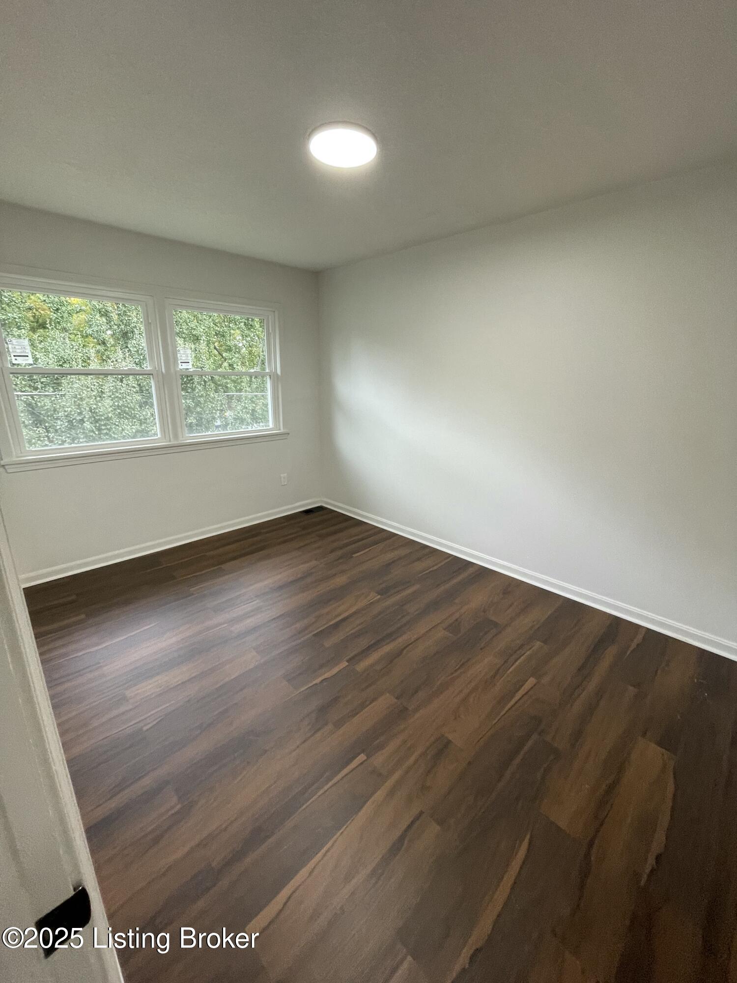 4919 Wabash Pl, Louisville, Kentucky image 3