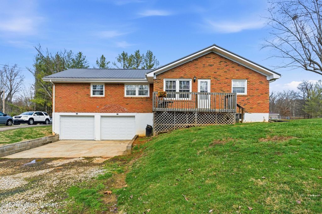 Photo of 272 Lakeview Dr, Brandenburg, KY 40108 (MLS # 1710835)
