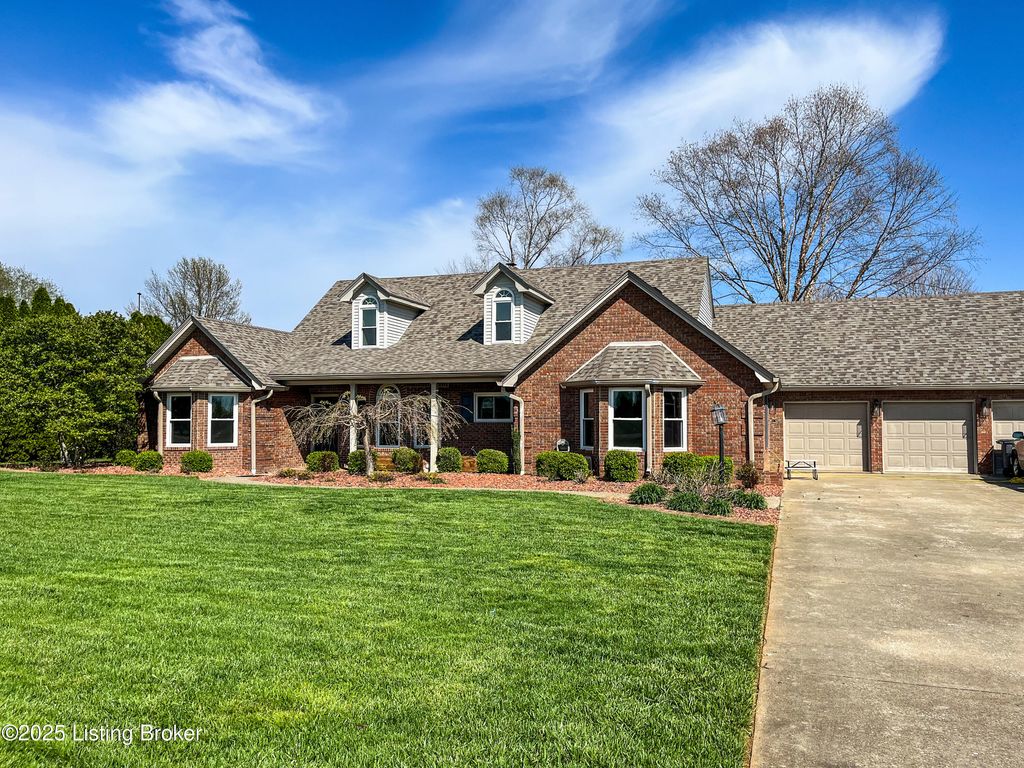 Photo of 119 Fairway Dr, Hodgenville, KY 42748 (MLS # 1706785)