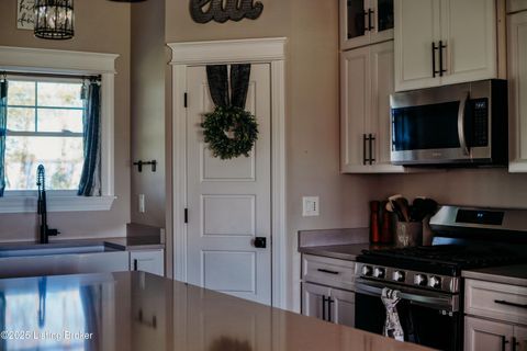Photo of 123 Gavin Dr, Shepherdsville, KY 40165 (MLS # 1700243)