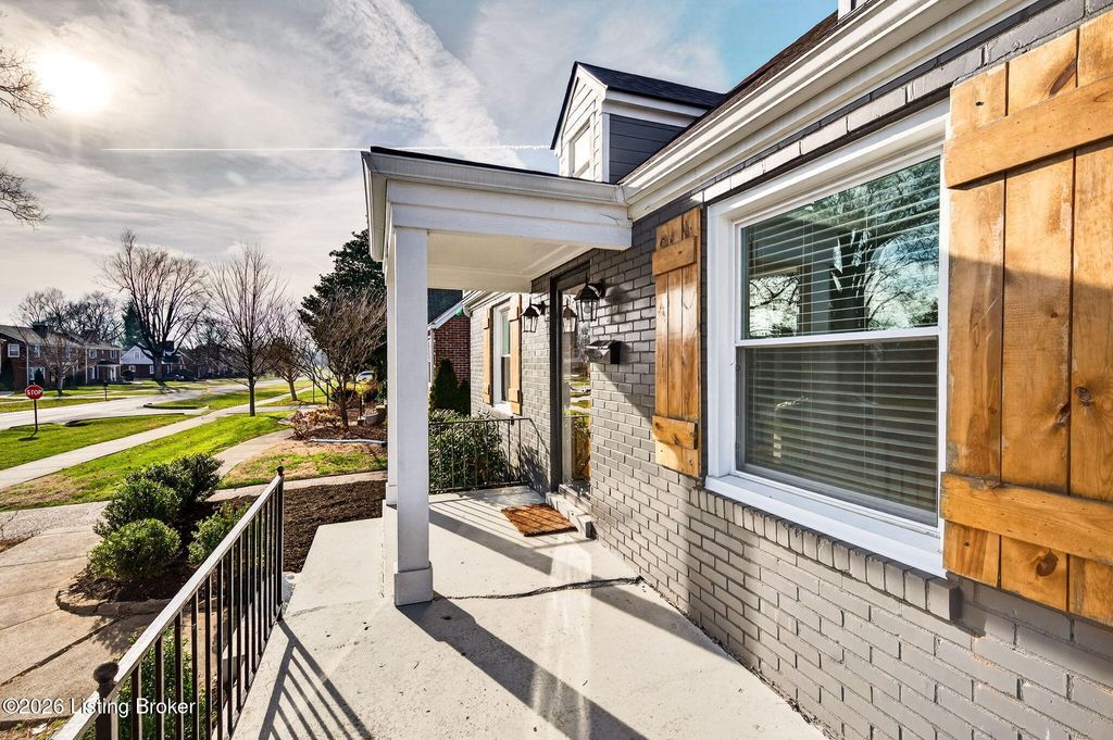 Photo of 2403 Brighton Dr, Louisville, KY 40205 (MLS # 1706539)