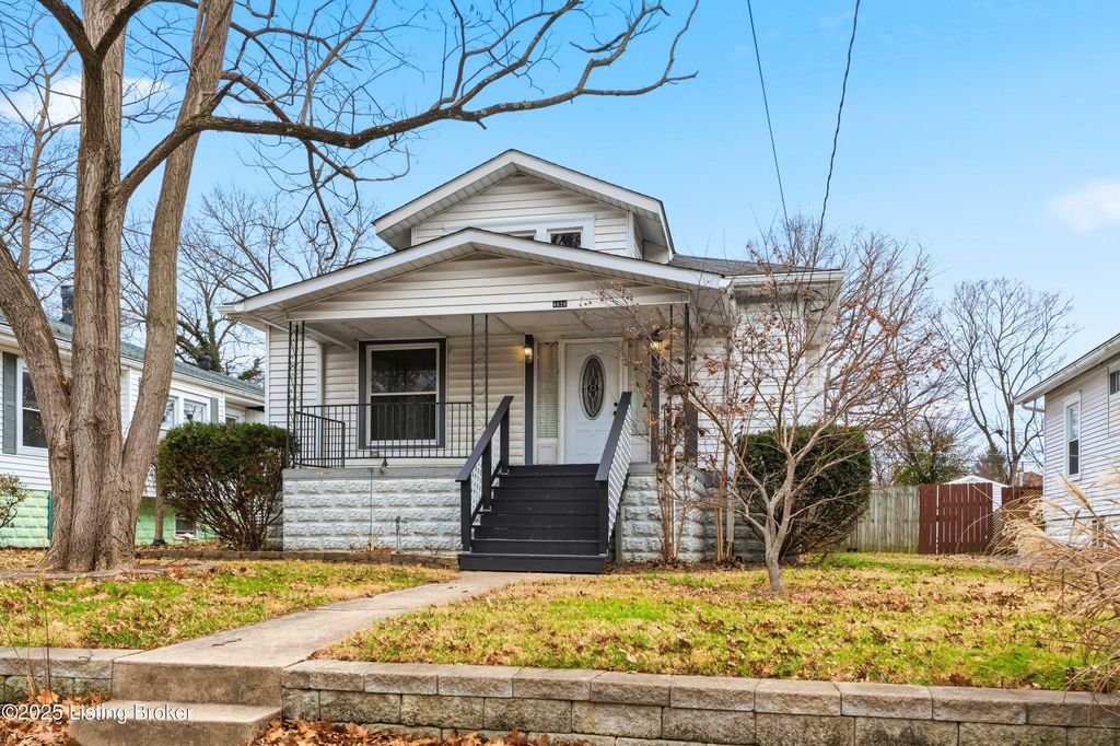 Photo of 4639 Bellevue Ave, Louisville, KY 40215 (MLS # 1705892)