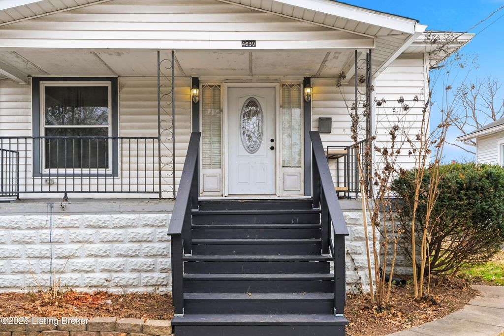 Photo of 4639 Bellevue Ave, Louisville, KY 40215 (MLS # 1705892)