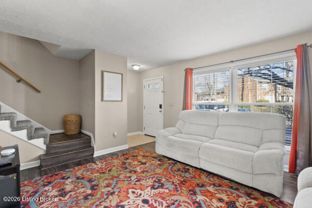 Photo of 1214 Westlynne Way, Louisville, KY 40222 (MLS # 1707991)