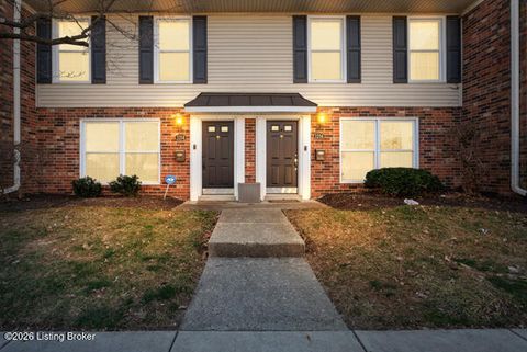 Photo of 1214 Westlynne Way, Louisville, KY 40222 (MLS # 1707991)