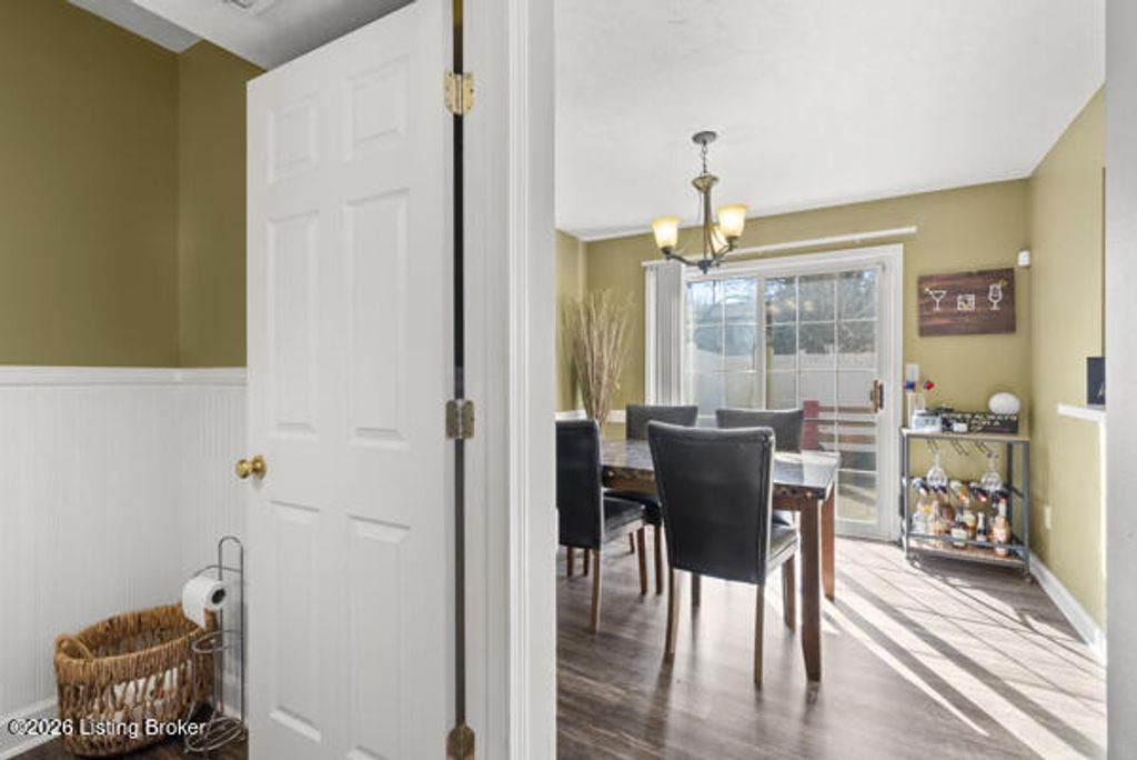 Photo of 1214 Westlynne Way, Louisville, KY 40222 (MLS # 1707991)