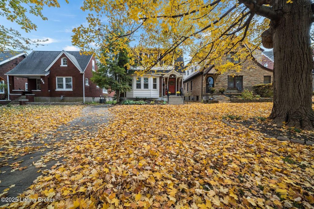 Photo of 952 Eastern Pkwy, Louisville, KY 40217 (MLS # 1703388)