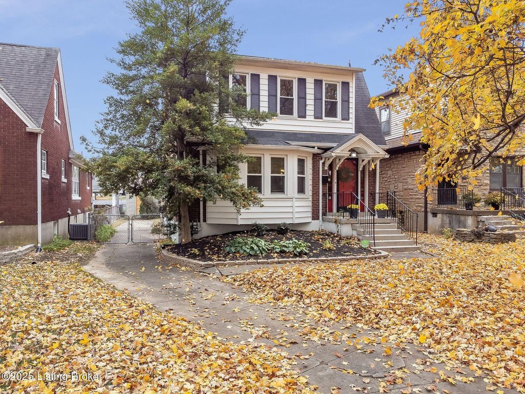 Photo of 952 Eastern Pkwy, Louisville, KY 40217 (MLS # 1703388)