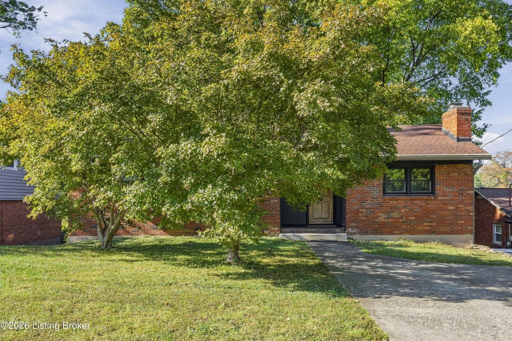 Photo of 3308 Breaux Dr, Louisville, KY 40220 (MLS # 1731637)