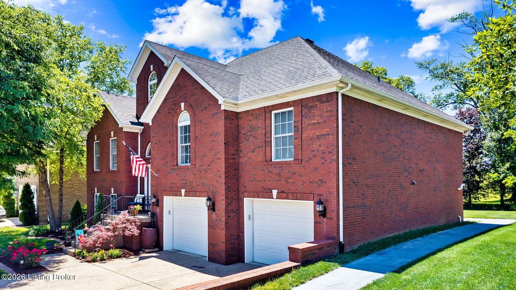 Photo of 7928 Windgate Dr, Louisville, KY 40291 (MLS # 1717478)