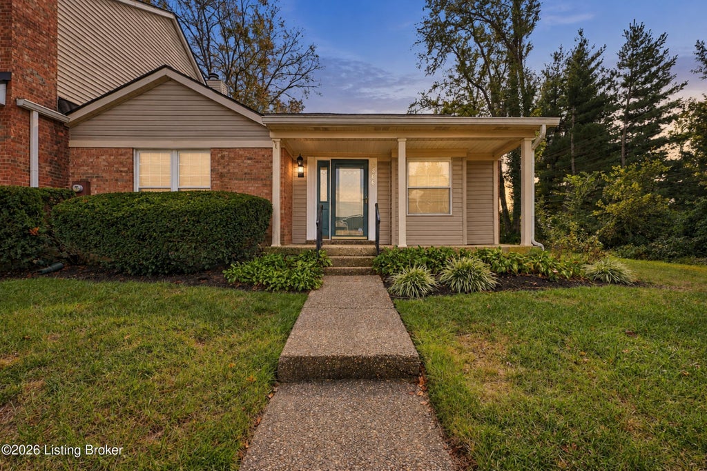 Photo of 8606 Locust Ct, Louisville, KY 40242 (MLS # 1731660)