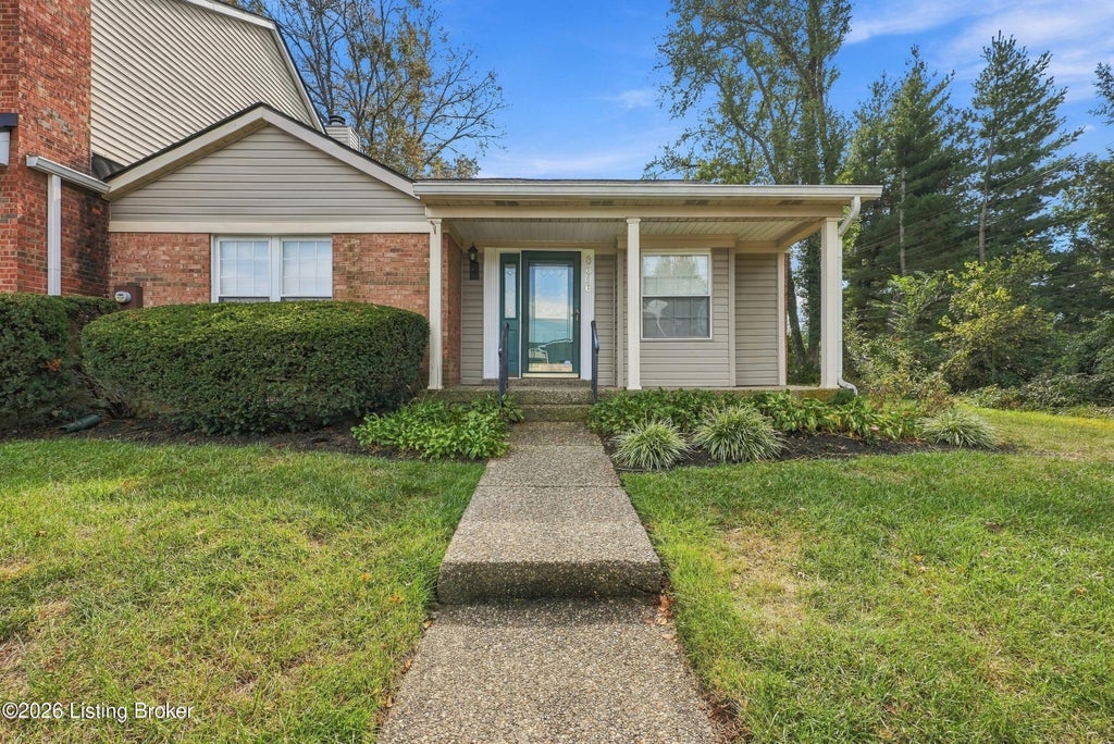 Photo of 8606 Locust Ct, Louisville, KY 40242 (MLS # 1731660)