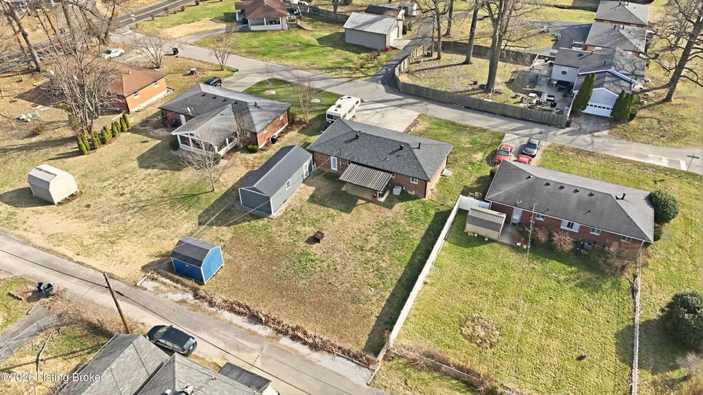 Photo of 2307 Sanderson Ave, New Albany, IN 47150 (MLS # 1706724)