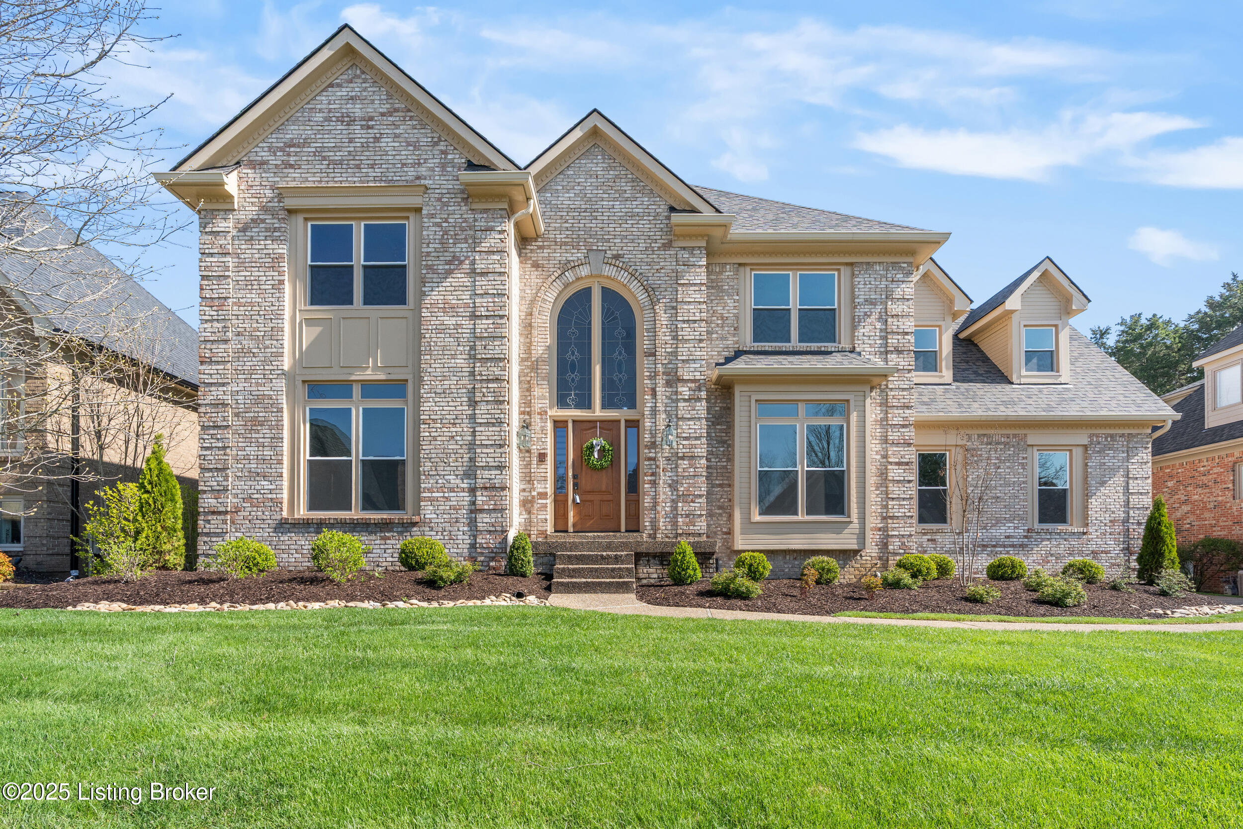 14801 Forest Oaks Dr, Louisville, Kentucky image 2