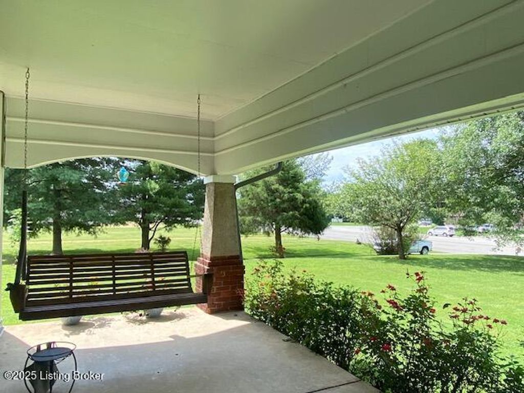 Photo of 3734 New Shepherdsville Rd, Bardstown, KY 40004 (MLS # 1708568)