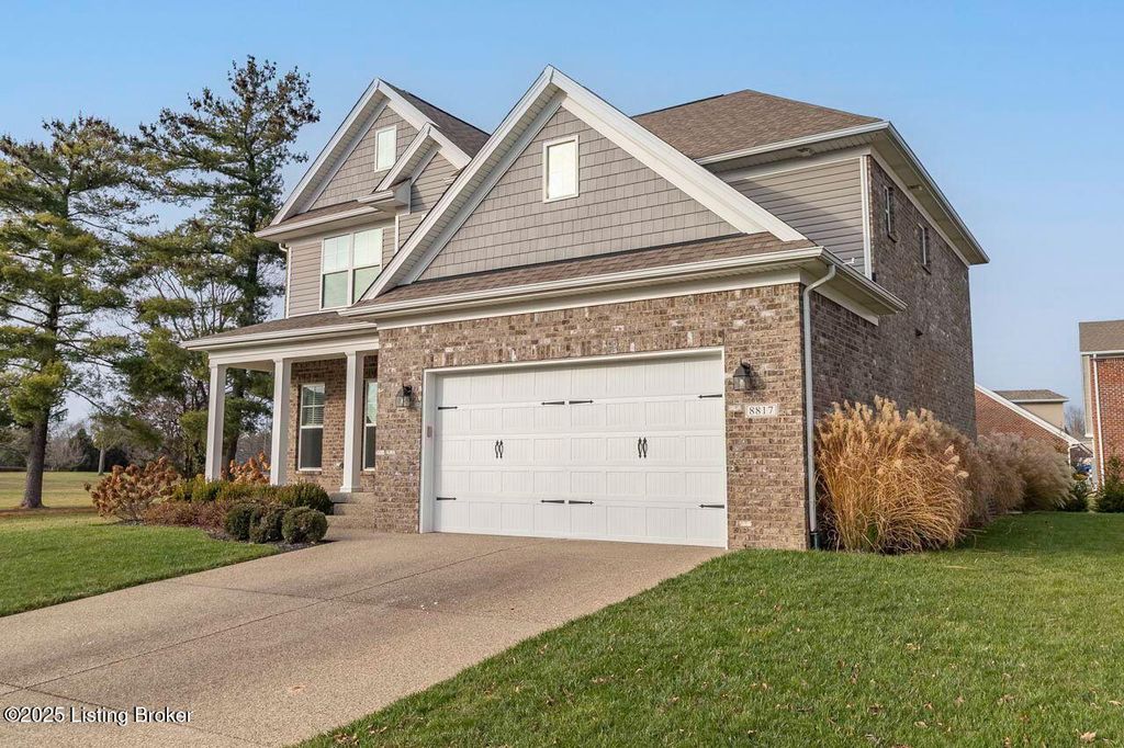 Photo of 8817 Stara Way, Jeffersontown, KY 40299 (MLS # 1704518)