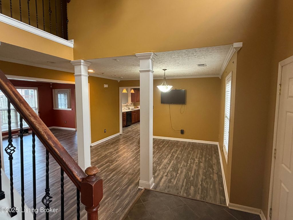 Photo of 5929 Haven Manor Way, Louisville, KY 40228 (MLS # 1716219)