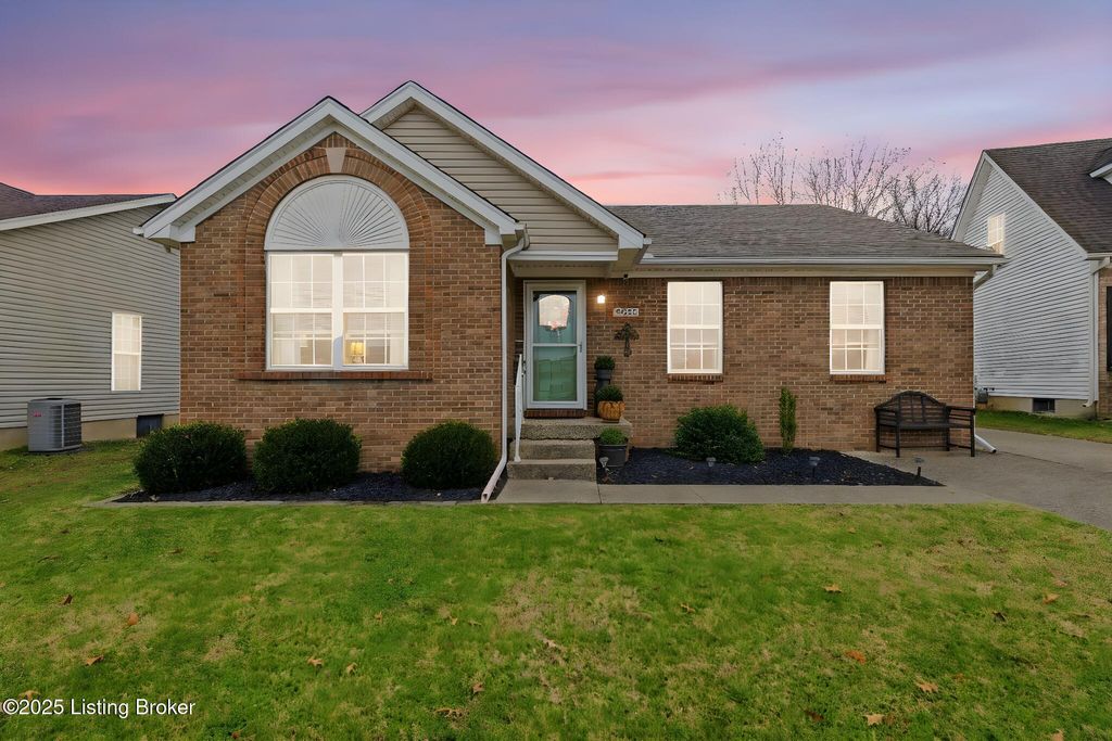 Photo of 9323 Longhorn Ct, Fairdale, KY 40118 (MLS # 1704330)