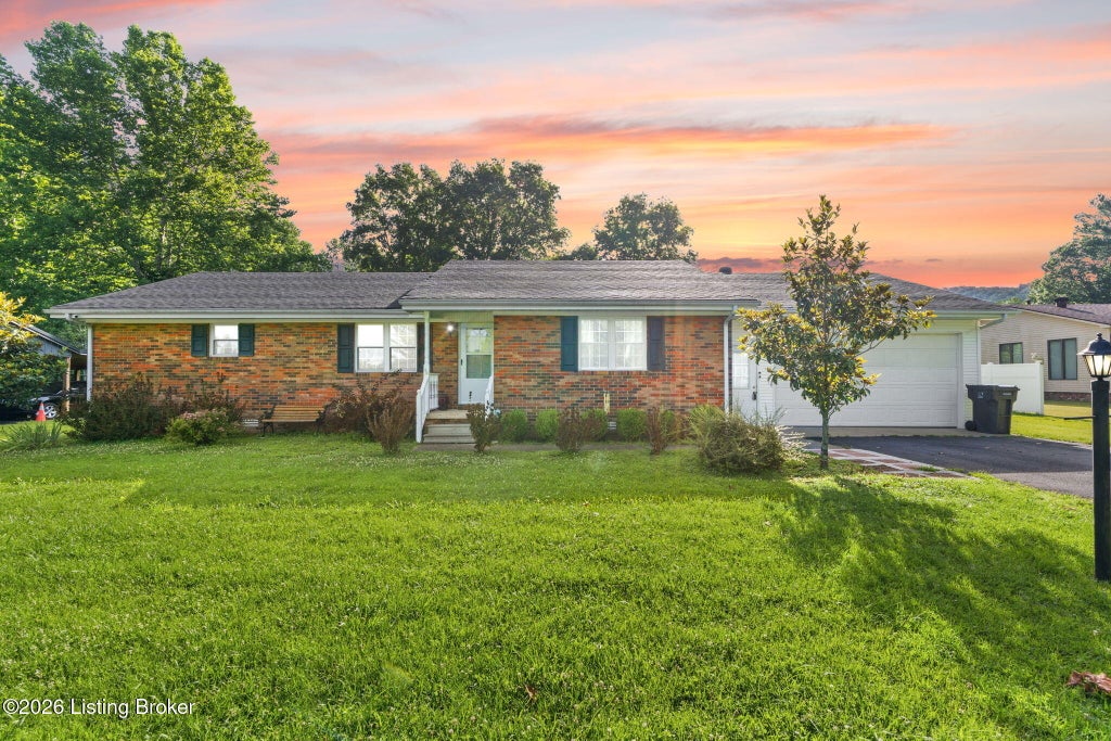 Photo of 32 W Scott Ct, Clearfield, KY 40313 (MLS # 1722213)