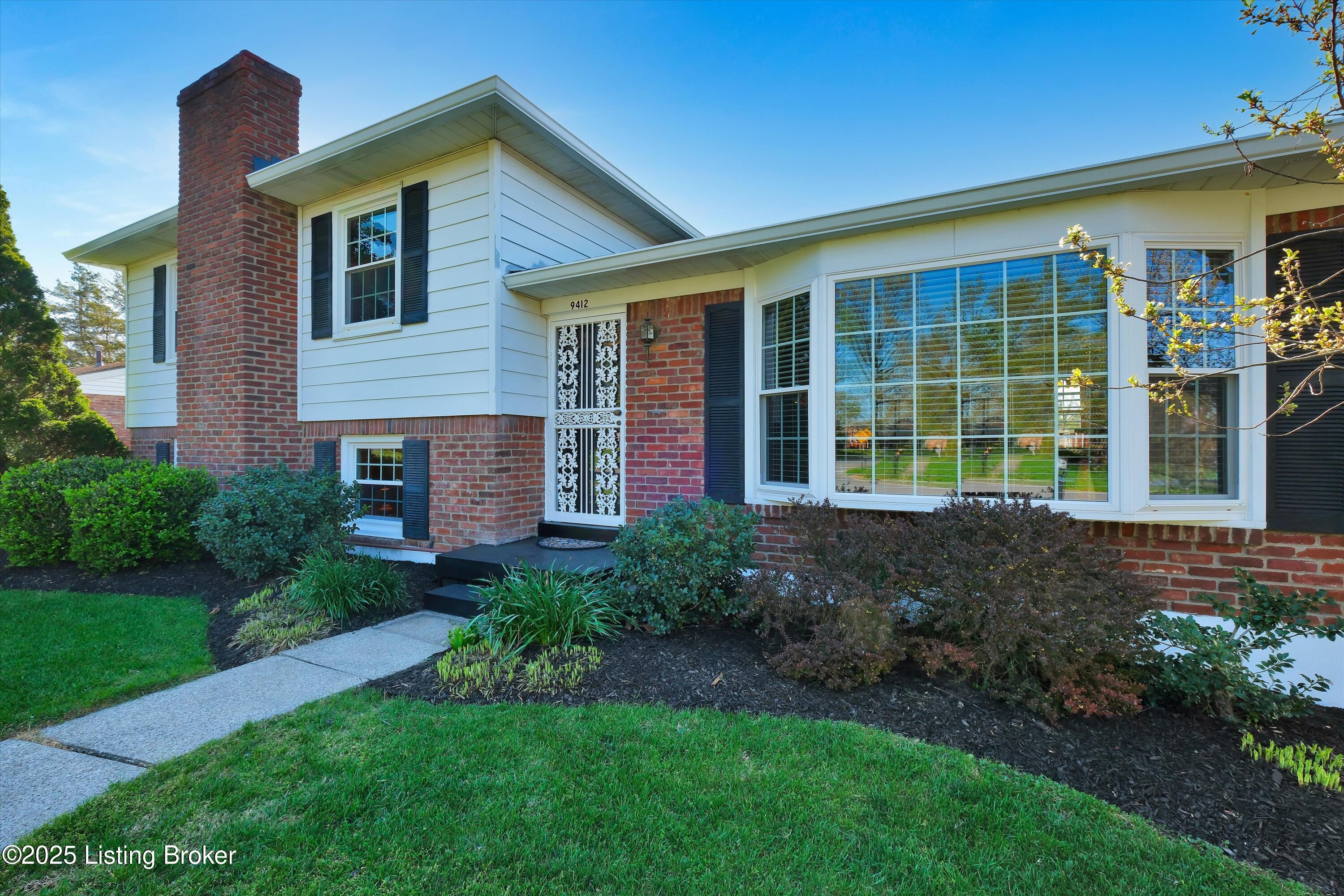 9412 Tiverton Way, Louisville, Pennsylvania image 2