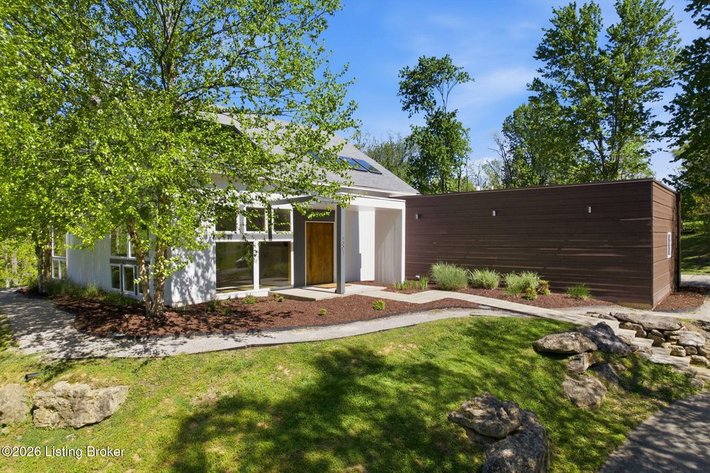 Photo of 1301 S Buckeye Ln, Goshen, KY 40026 (MLS # 1715264)