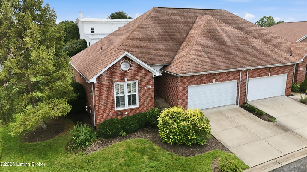 Photo of 8302 Dravo Cir, Louisville, KY 40220 (MLS # 1727791)