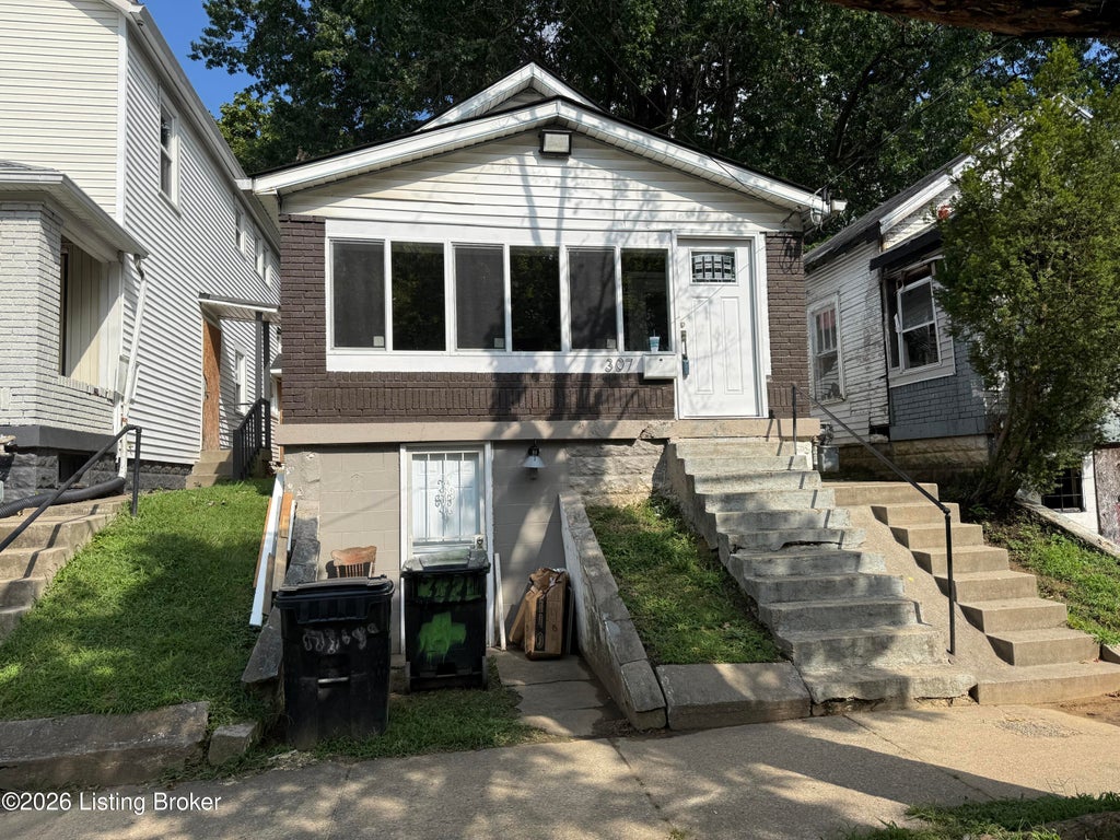 Photo of 307 S 28th St, Louisville, KY 40212 (MLS # 1726579)