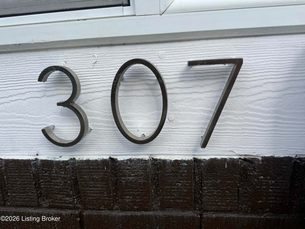 Photo of 307 S 28th St, Louisville, KY 40212 (MLS # 1726579)