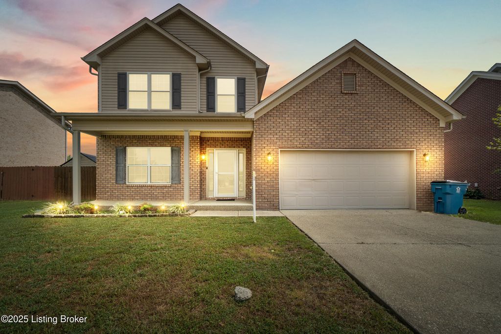 Photo of 168 Reserves Blvd, Shepherdsville, KY 40165 (MLS # 1697651)