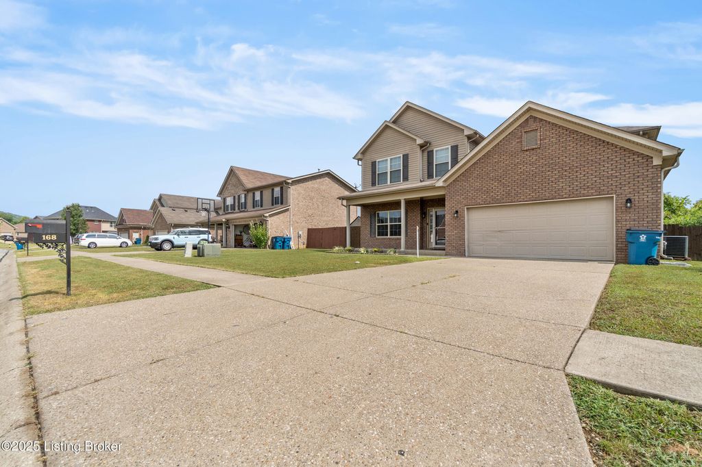 Photo of 168 Reserves Blvd, Shepherdsville, KY 40165 (MLS # 1697651)