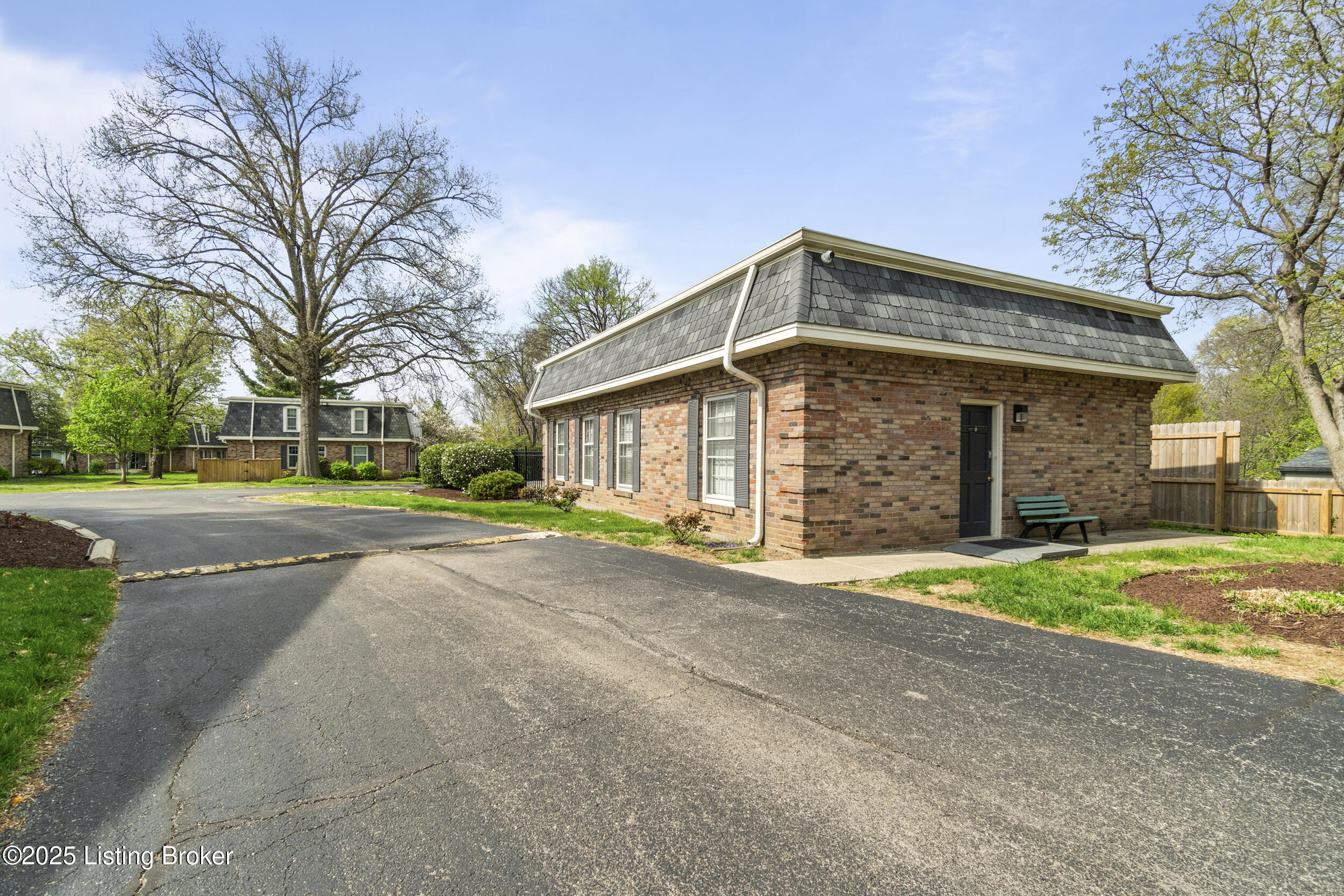 521 Zorn Ave #APT E11, Louisville, Kentucky image 7