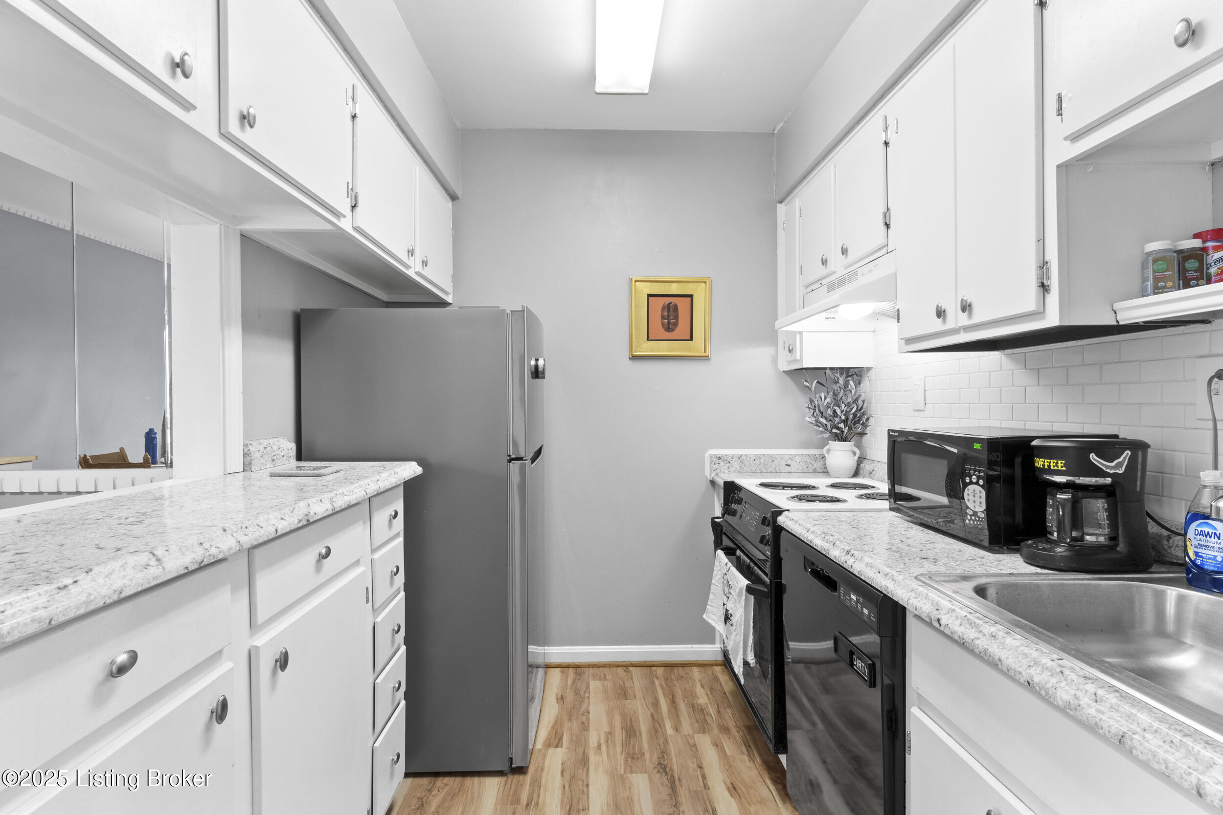 521 Zorn Ave #APT E11, Louisville, Kentucky image 23