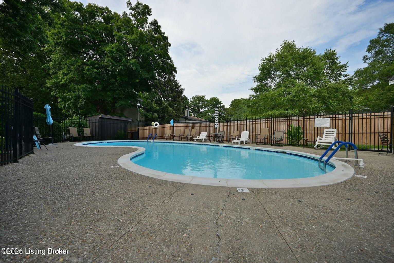 521 Zorn Ave #APT E11, Louisville, Kentucky image 37