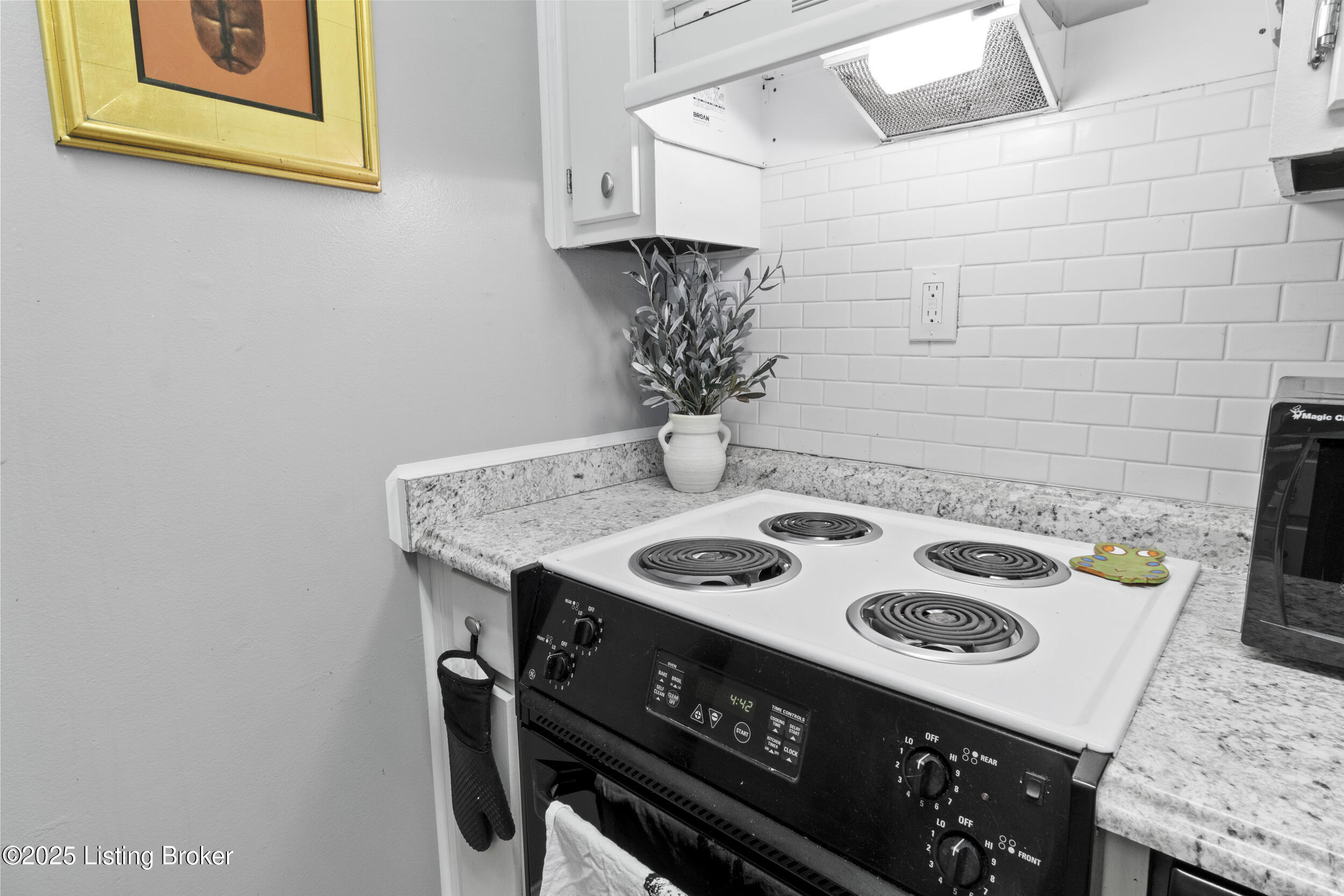 521 Zorn Ave #APT E11, Louisville, Kentucky image 25