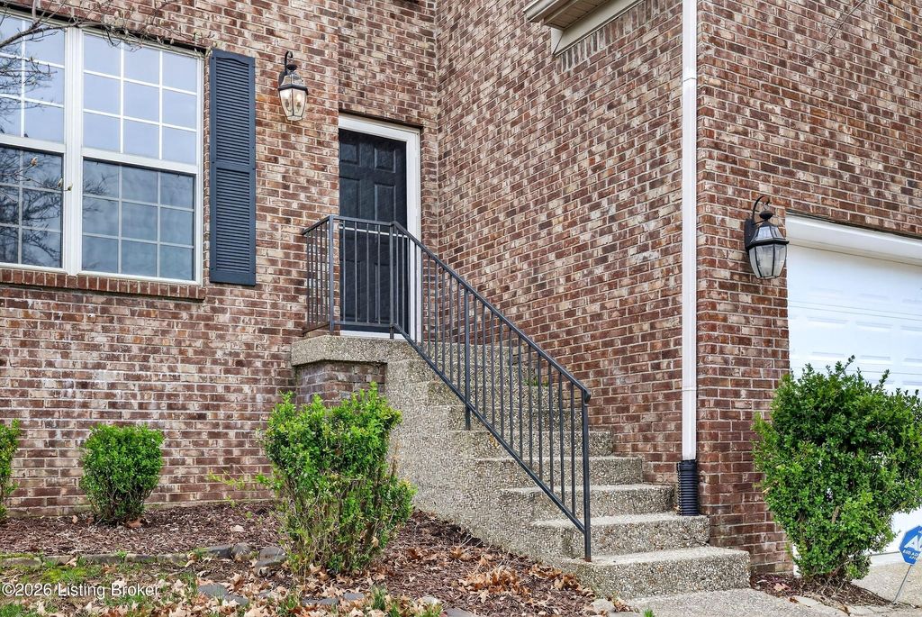 Photo of 10735 Copper Ridge Dr, Louisville, KY 40241 (MLS # 1711584)