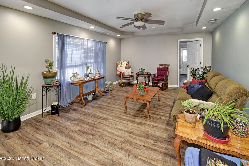 Photo of 2718 New High St, Louisville, KY 40209 (MLS # 1704838)