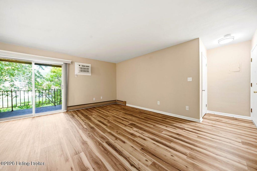 Photo of 3501 Illinois Ave #APT A7, Louisville, KY 40213 (MLS # 1722836)