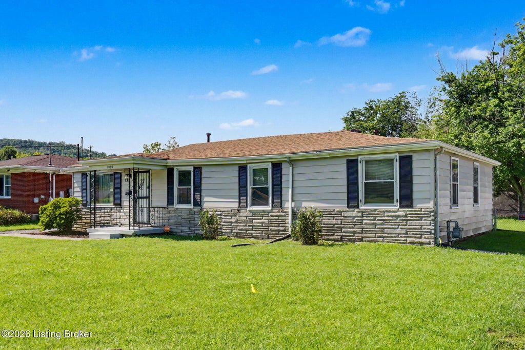 Photo of 1008 Cristland Rd, Louisville, KY 40214 (MLS # 1731834)