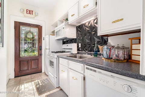 Tiny photo for 1332 S 4th St, Louisville, KY 40208 (MLS # 1729629)
