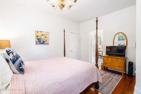Tiny photo for 1332 S 4th St, Louisville, KY 40208 (MLS # 1729629)