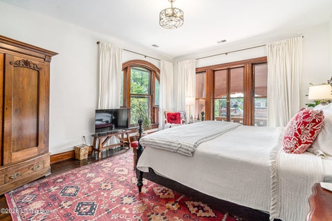 Tiny photo for 1332 S 4th St, Louisville, KY 40208 (MLS # 1729629)