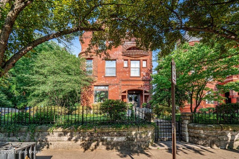 Photo of 1332 S 4th St, Louisville, KY 40208 (MLS # 1729629)