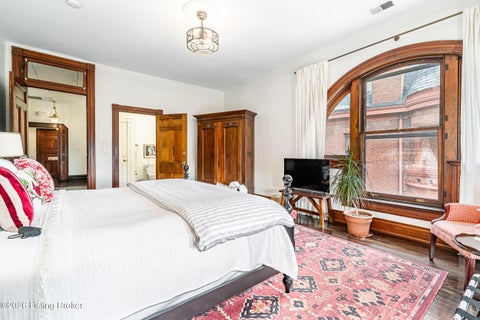 Tiny photo for 1332 S 4th St, Louisville, KY 40208 (MLS # 1729629)