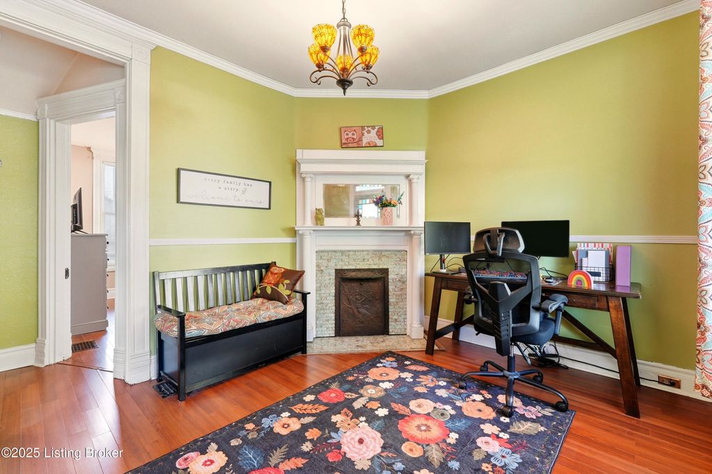 Photo of 2210 Grinstead Dr, Louisville, KY 40204 (MLS # 1700544)