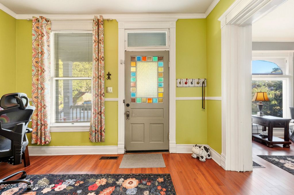 Photo of 2210 Grinstead Dr, Louisville, KY 40204 (MLS # 1700544)